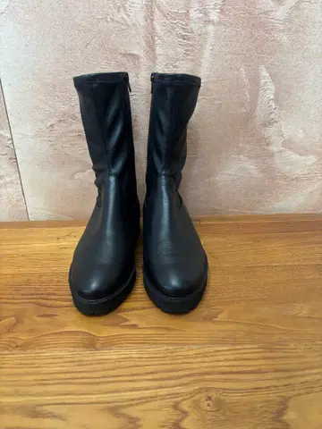 새상품급 블랙 지퍼 부츠 24cm
