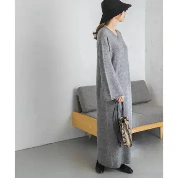 어반 리서치 알파카 혼방 벨 슬리브 롱 니트 원피스