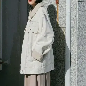 [ 미사용 새상품 ] KBF 보아 자켓 무스탕 코트