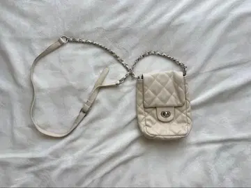 아이보리 퀼팅 가죽 숄더백