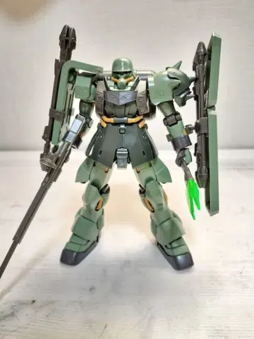 HGUC 1/144 AMS-129 기라 줄루 (큐어론기)