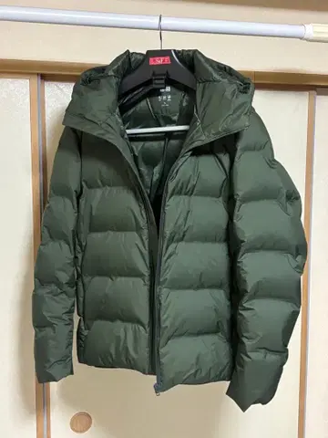 유니클로 심리스 다운 자켓