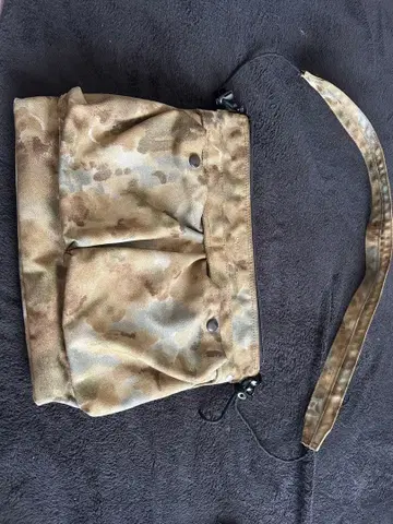 SLOW SML 카모 패턴 숄더백