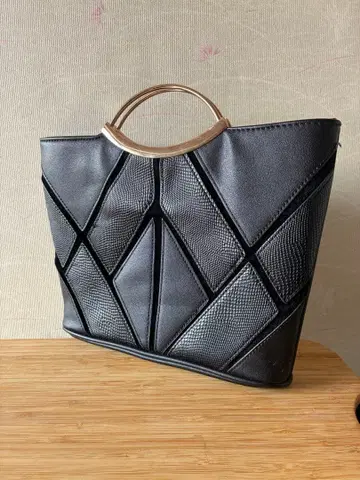 기하학 패턴 블랙 토트백