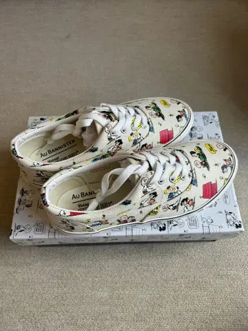 AU BANNISTER x PEANUTS 콜라보 신발