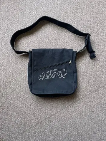 즉완판 ciatre 숄더백 블랙 메신저 백 새상품급
