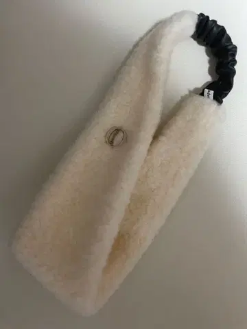 샤포도오 헤어밴드 퍼 화이트 귀마개
