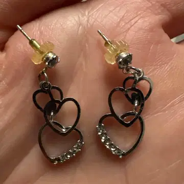 하트 모양 크리스탈 스터드 귀걸이