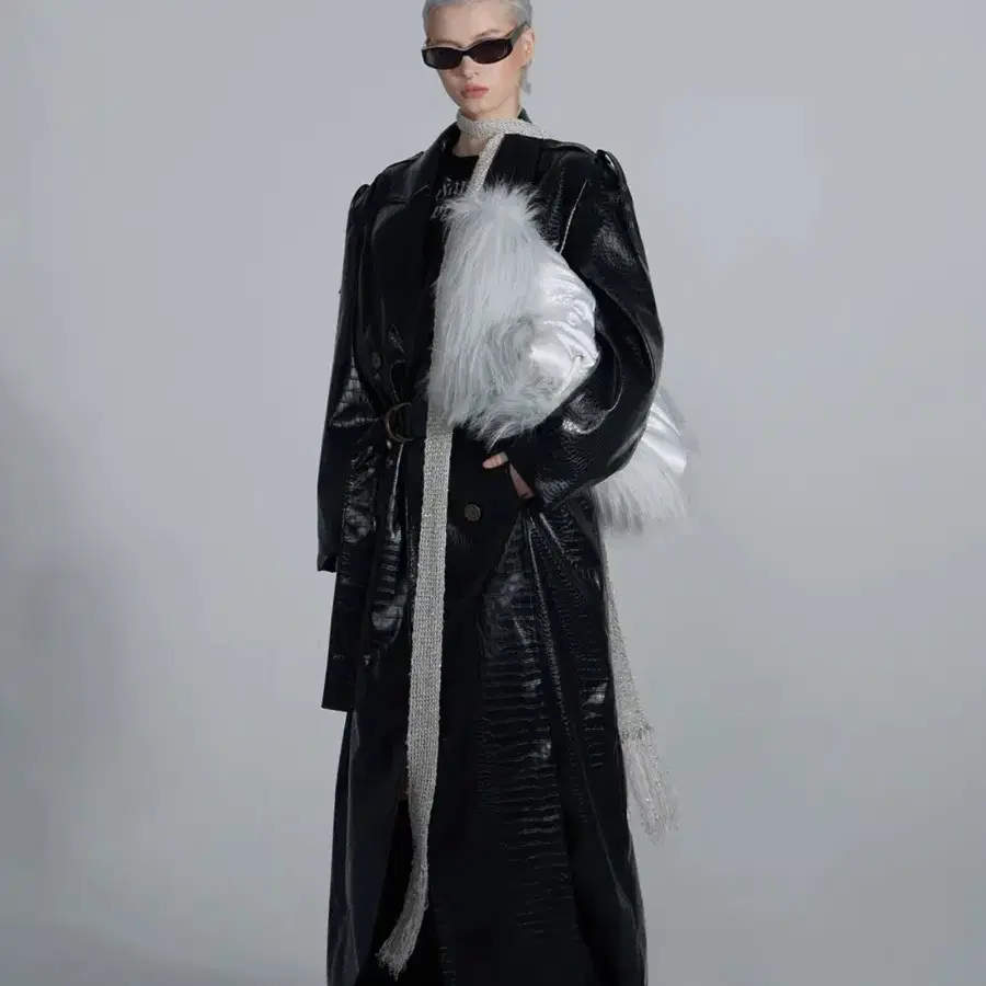 Sculptor Faux Mongolian Shearling Jacket (M) on Bunjang Global Site.
