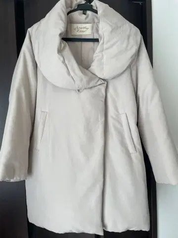 Another Edition 베이지 다운 자켓