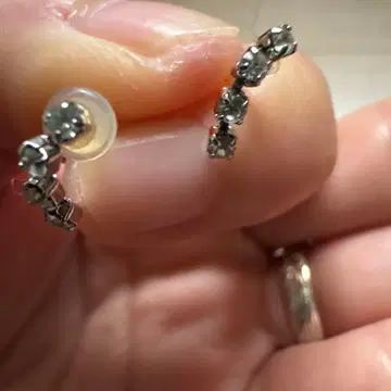 크리스탈 장식 후프 귀걸이