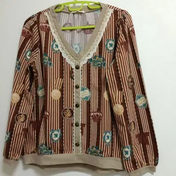 엑시즈팜 M 브라운 스트라이프 패턴 긴팔 셔츠