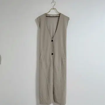 [ BlueStrive ] 베이지 슬리브리스 롱 원피스 M