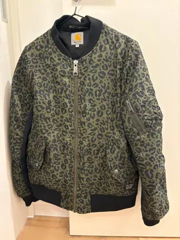 Carhartt 레오파드 무늬 점퍼 S 사이즈