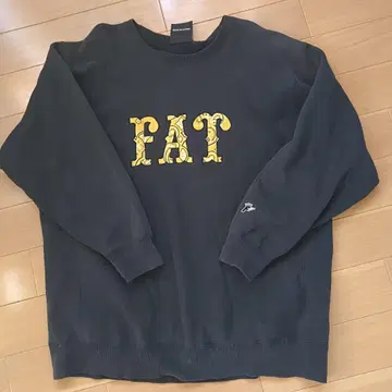 FAT 프린트 맨투맨 블랙