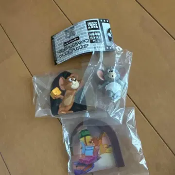 제리와 태피가 있는 집 피규어