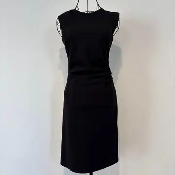 [ H&M ] 블랙 슬리브리스 무릎 기장 원피스 S