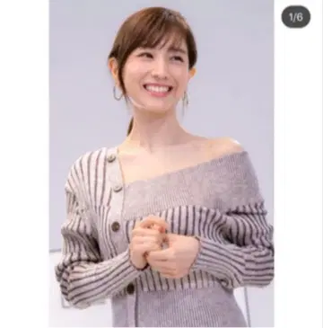 비대칭 버튼 니트 원피스