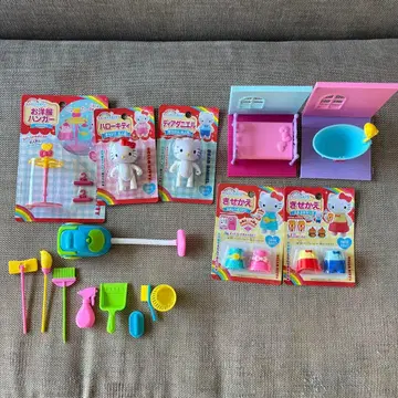 헬로키티 인형과 가구 세트