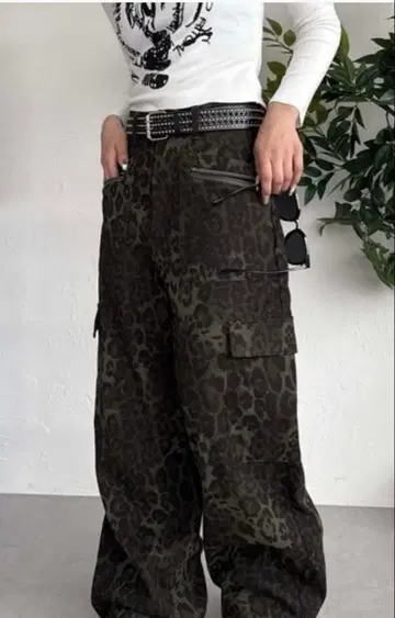미사용 새상품 ZOZOTOWN sedacle 지퍼 포켓 패턴 카고 팬츠