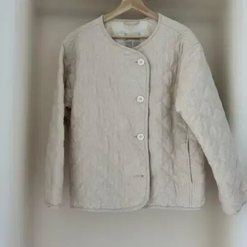 studio clip 크림색 퀼팅 자켓