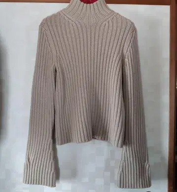 Theory 베이지 하이넥 리브 스웨터 새상품급