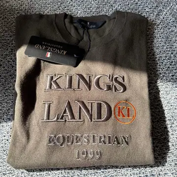 킹스랜드 이퀴스트리안 스웨터 M 사이즈