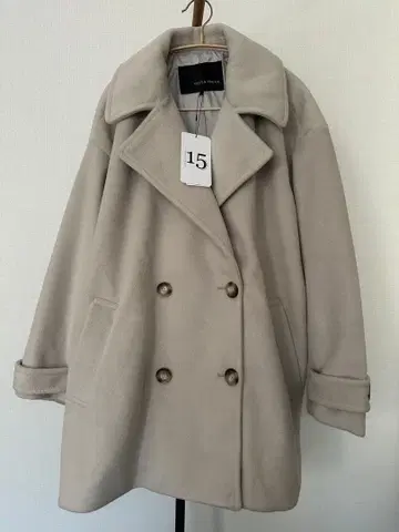 YECCA VECCA 라이트 베이지 샤기 P 코트