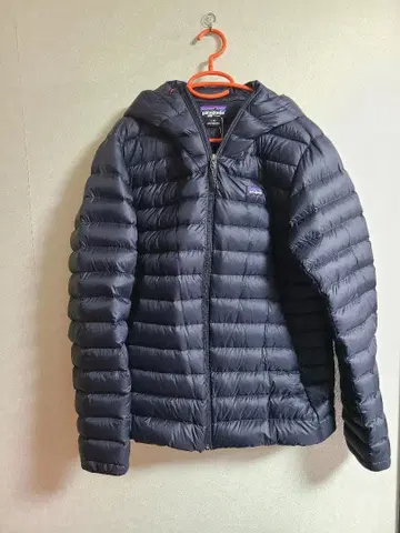 새상품 [ patagonia ] 남성용 다운 스웨터 후디 L 사이즈