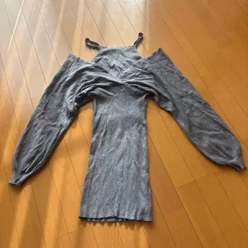 GAL 오프숄더 니트 원피스