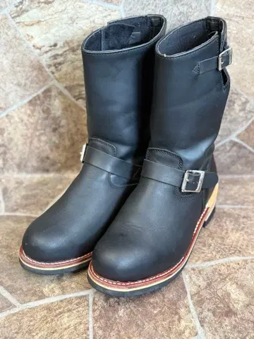 블랙 엔지니어 부츠 버클 포함