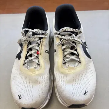 On CloudTec 스니커즈 화이트/그레이