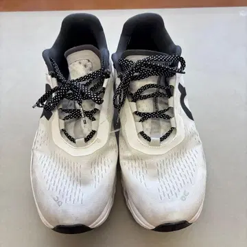 On CloudTec 스니커즈 화이트/그레이