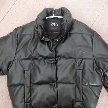 ZARA 블랙 다운 자켓 EUR M