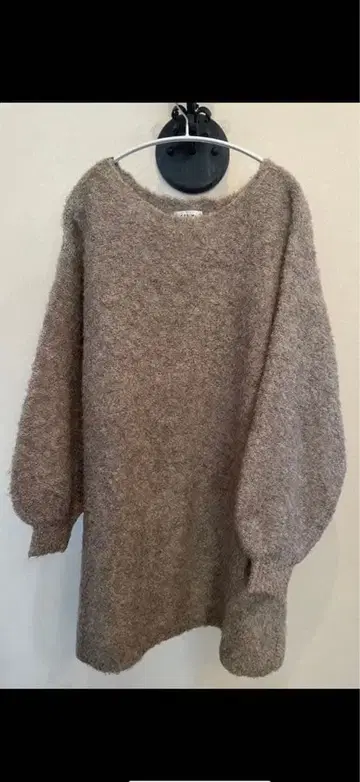 LEPSIM 벌룬 슬리브 니트 원피스 베이지 계열