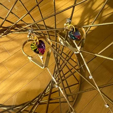 컬러풀 하트형 롱 귀걸이