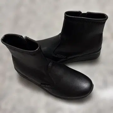 택 포함 미사용 새상품 블랙 지퍼 달린 숏부츠 방수 설계