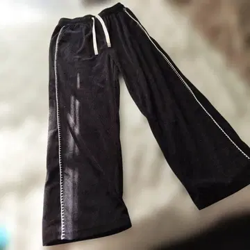 Ressaca 코듀로이 와이드 이지 팬츠 화이트 스티치 블랙