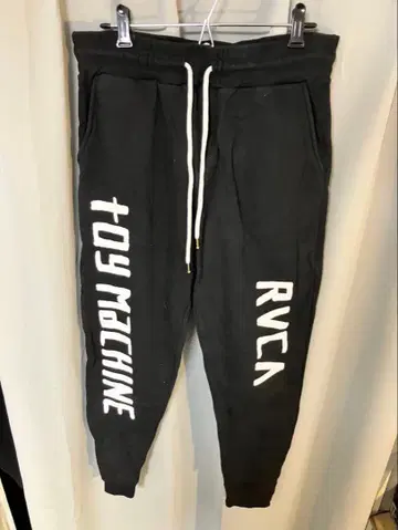 RVCA TOY MACHINE 로고 팬츠 블랙