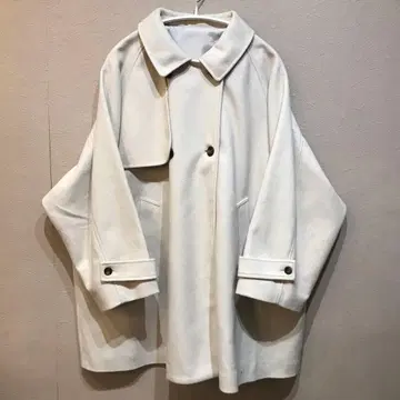 Chez toi BACK 케이프 스탠드 넥 미들 기장 코트