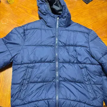 DIVID SUPPLY 후드 부착 다운 자켓 네이비