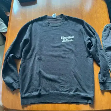 캐롤라인 다이너 핀스트라이프 맨투맨 트레이닝복