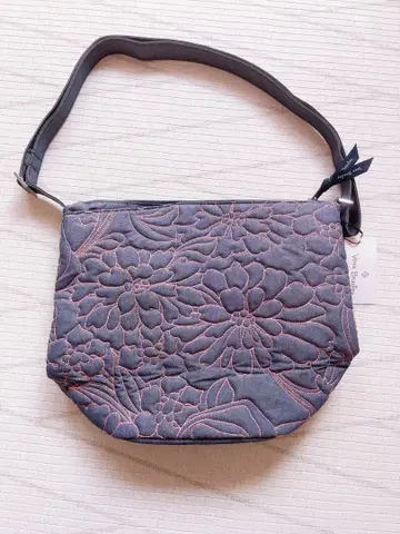 베라 브래들리 꽃무늬 퀼팅 숄더백