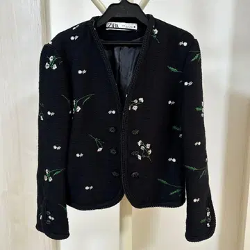 ZARA 블랙 자수 자켓