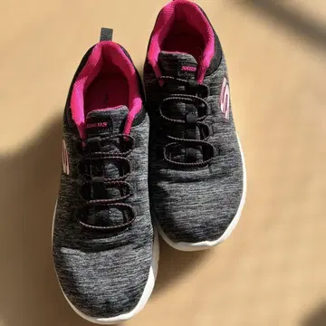 SKECHERS 그레이 핑크 스니커즈