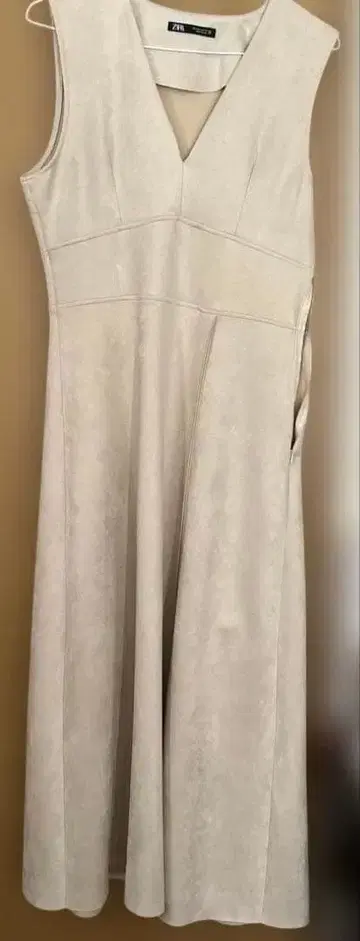 ZARA 슬리브리스 원피스