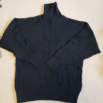 블랙 모 캐시미어 터틀넥 스웨터