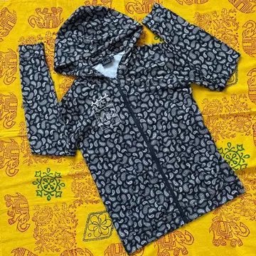 새상품급 Muta MARINE 셋업 베이즐리 패턴