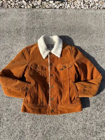 Lee 보아 카라 부착 브라운 자켓