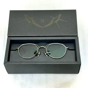 에반게리온 이카리 신지 착용 초호기 모델 안경